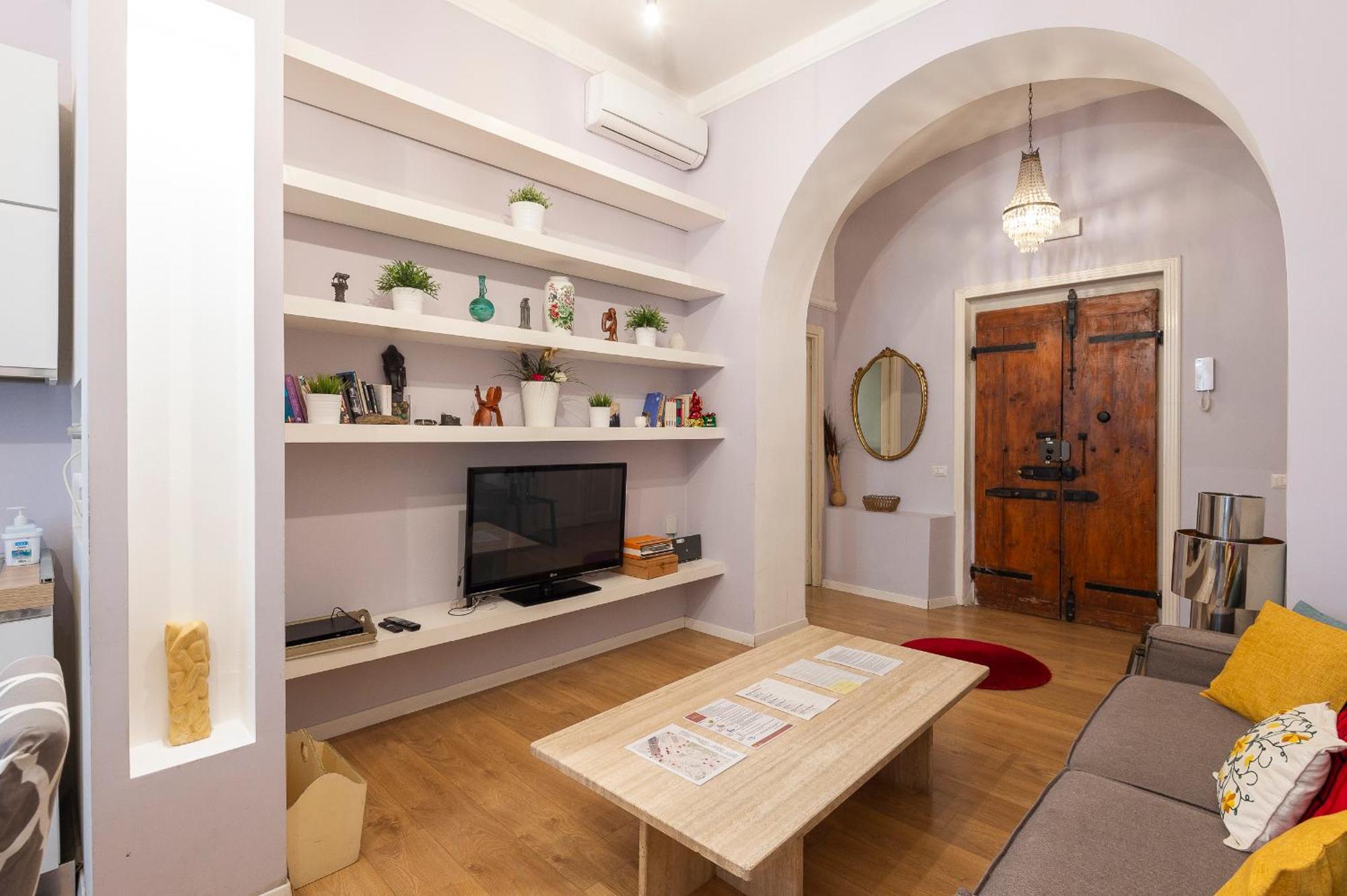 Apartment Luxury Three Bedrooms Flat In Center Rom