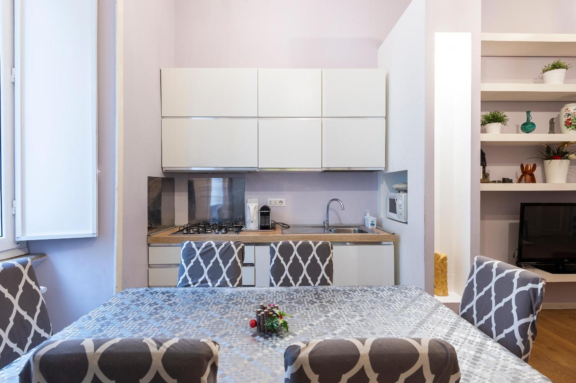 Luxury Three Bedrooms Flat In Center Rom