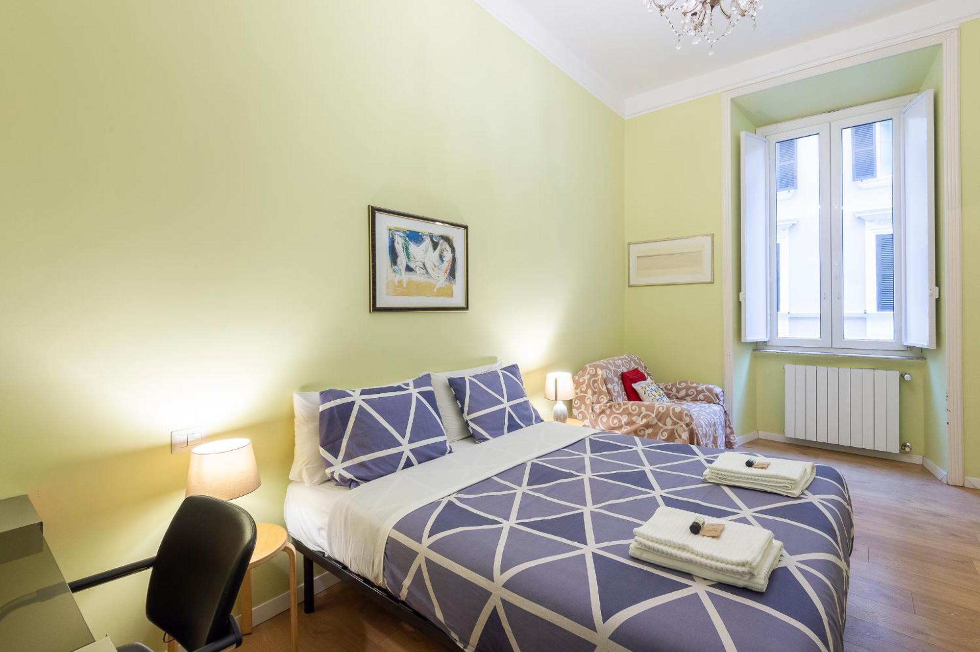 Luxury Three Bedrooms Flat In Center Apartment Rom